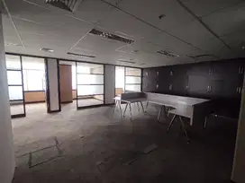 Sewa kantor semi furnish wisma staco murah