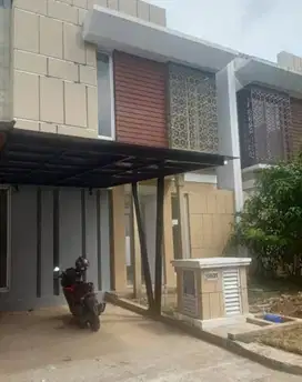 Rumah 2lantai Golden Garden dengan kolam renang pribadi