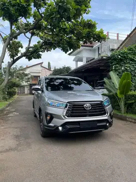 Innova Venturer Diesel Matic 2018