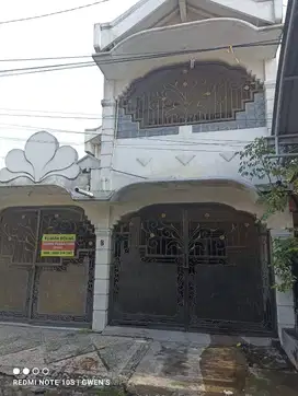 Rumah 2 lantai luas 119 m2 harga 1,9 Milyar di Waru, Sidoarjo