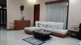 rumah mewah luas 400 jl bunga hanya 100 m dr poros bunga cengkeh suhat