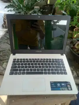 Laptop Asus Putih