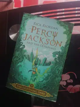 Buku novel Percy Jackson and the olympians seri 1
