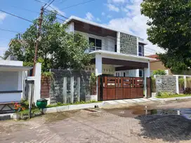DIJUAL RUMAH MEWAH TLOGOMAS