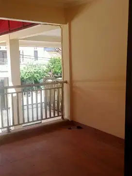 rumah sewa taman Laguna dekat TSM dan pintu tol Cibubur dan jati karya