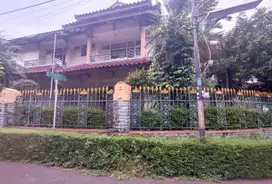 Rumah 2lt Swimming Pool SHM Semi Furnished Bintaro Jak Sel CL 334