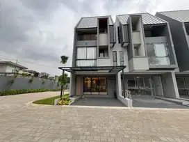 DI JUAL RUMAH BARU 3 LANTAI DI PONDOK LABU CILANDAK JAKSEL