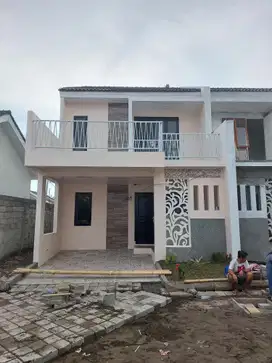Rumah 2 lantai Siap Huni Lokasi jl. Poros Hertasning kota Makassar