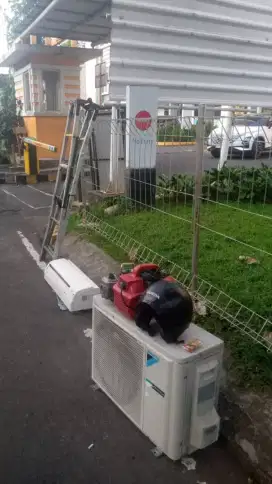 Di cari asisten teknisi AC
