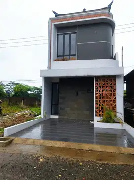 Rumah 2 Lantai Desain Bali Industrial Unit Terbatas