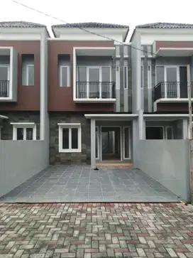 Hunian 2 lantai siap huni lokasi pinggir jalan dekat kalimulya depok