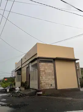Rumah 500 jutaan, lokasi strategis di area Gunung Anyar Surabaya