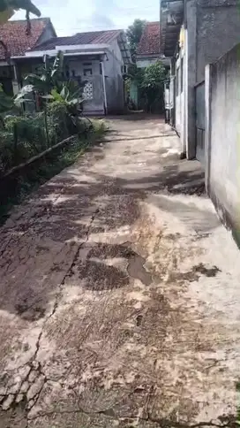 JUAL  TANAH  CANTIK  BUAT  RMTINGGAL CIDOKOM