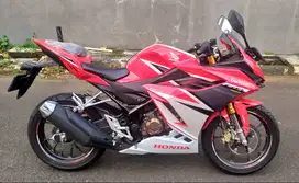 [KM 300] Honda CBR 150R ABS Kond Gress Baru + Pajak 1 tahun lebih