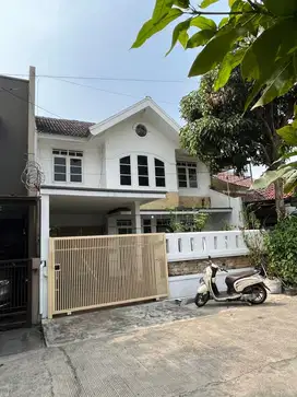 RUMAH 2 LANTAI HARGA MURAH DI KOMPLEK KAWALUYAAN