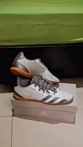 Sepatu Futsal Adidas