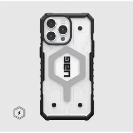 UAG Pathfinder Magnetic Case Clear Iphone 15