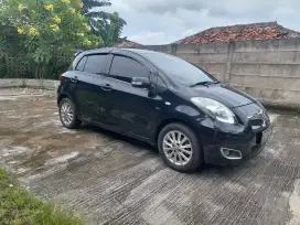Toyota yaris bakpao matic AT automatic hitam