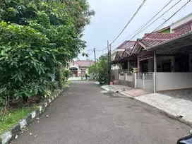Dijual cepat rumah di villa melati mas