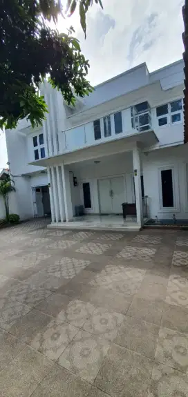 Rumah Kantor Siap Huni, Bersih, Rapih Di Jati Padang, Jakarta Selatan