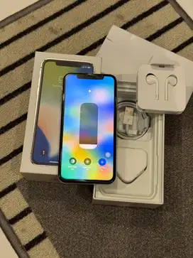 Dijual Iphone X silver 64GB Terdaftar mulus lengkap