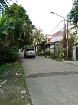 Rumah Lama di Komp BRI Meruya Kembangan Jakarta Barat