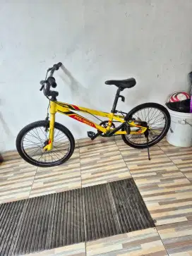 Sepeda Polygon bmx