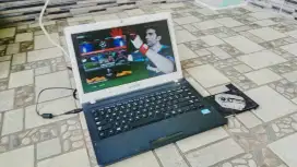 Laptop SAMSUNG Like New + Ram 8 Gb + Internal 500 Gb+Batre AWET+Win 10