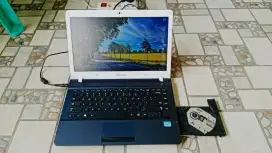 Laptop SAMSUNG Like New + Ram 8 Gb + Internal 500 Gb+Batre AWET+Win 10