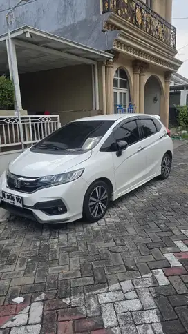 JUAL Cepat Honda Jazz RS 2018 Facelift Pengguna Pribadi NEGO
