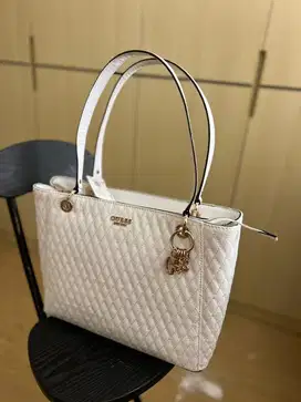 Dijual tas Guess Original
