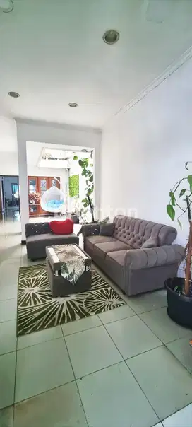 Rumah 2 Lantai ada Rooftop & Kolam Renang di Mampang Prapatan