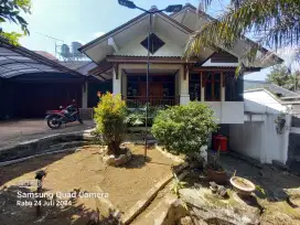 Sewa rumah Setrasari Kulon
