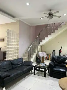 Turun Harga – Rumah dengan Kolam Renang di Cluster Sapphire, GS