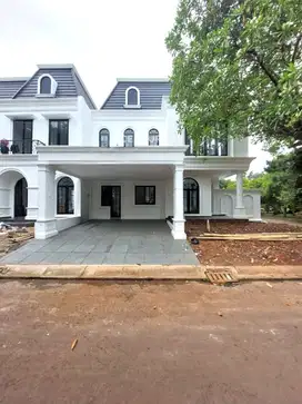 Rumah Baru Dengan Kolam Renang   8406