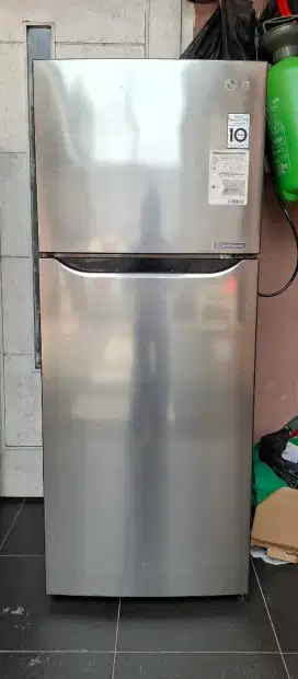 Dijual Kulkas LG Inverter 2 Pintu Bekas
