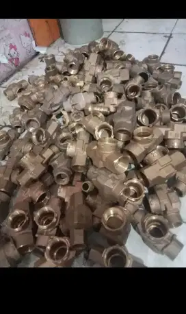 Siap tampung Besi tua,tembaga,kuningan,alumunium,aki,kabel,ACP dll