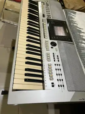 Keyboard Yamaha PSR S900