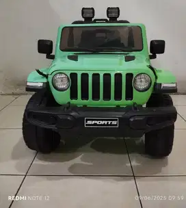 MOBIL MAINAN JEEP OFFROAD WARNA HIJAU