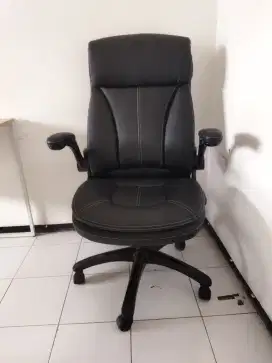 Kursi Kantor Bekas