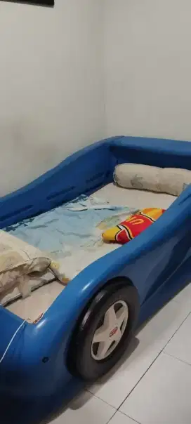 Dijual Tempat Tidur anak merk Little Takes bentuk mobil