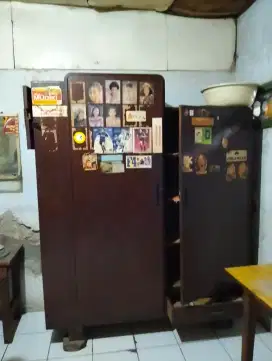 Jual lemari jadul asli 100 % jati THN 50 an