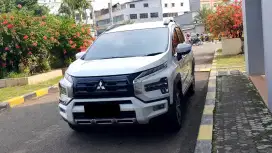 Km10rb mitsubishi xpander cross premium 2023 putih