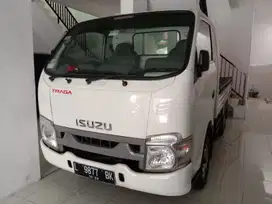 Isuzu Traga PU Putih