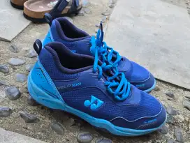 SEPATU BADMINTON YONEX ANAK