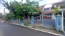 Dijual Rumah Nyaman dan Asri Lebar Tanah Luas di Lebak Bulus