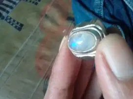 Batu Widuri bulan air laut