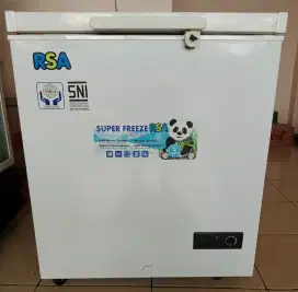 Di jual freezer box 150 L baru 8 Bulan Pakaii