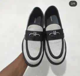 Sepatu Pedro size 39/250 Black and Grey