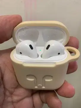Airpods gen 2 eks resmi iBox good kondisi